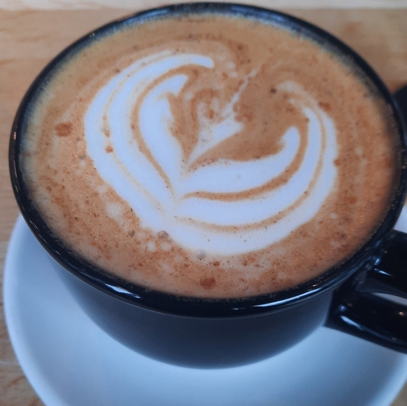 Meet your Posher, Erika - Picture 2 of 2